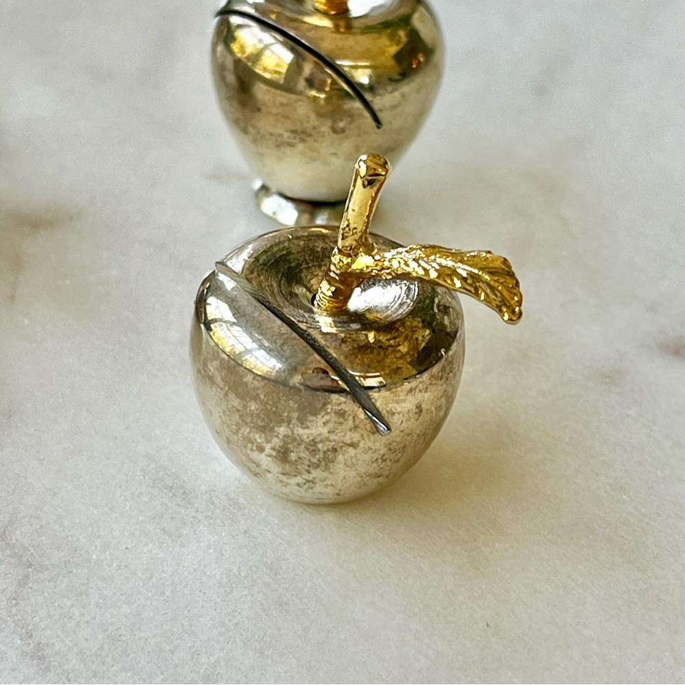 Antique Gold Apple Place Setting Card Holder - Set of 12 - Picture 5 of 7